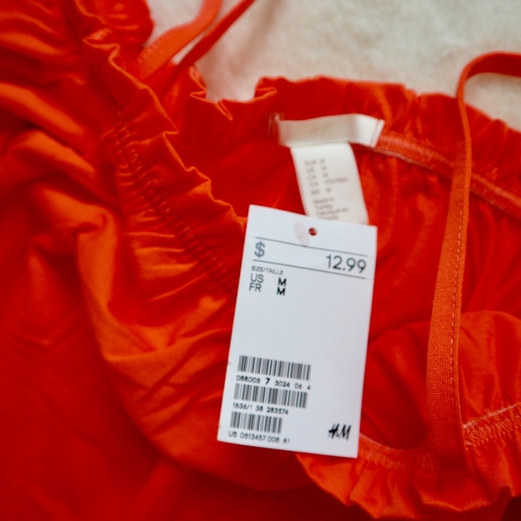 Soft CUTE Off The Shoulder Top - Picture 2 of 2